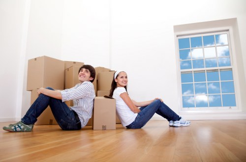 Secure warehouse storage solution for growing companies in Customhouse